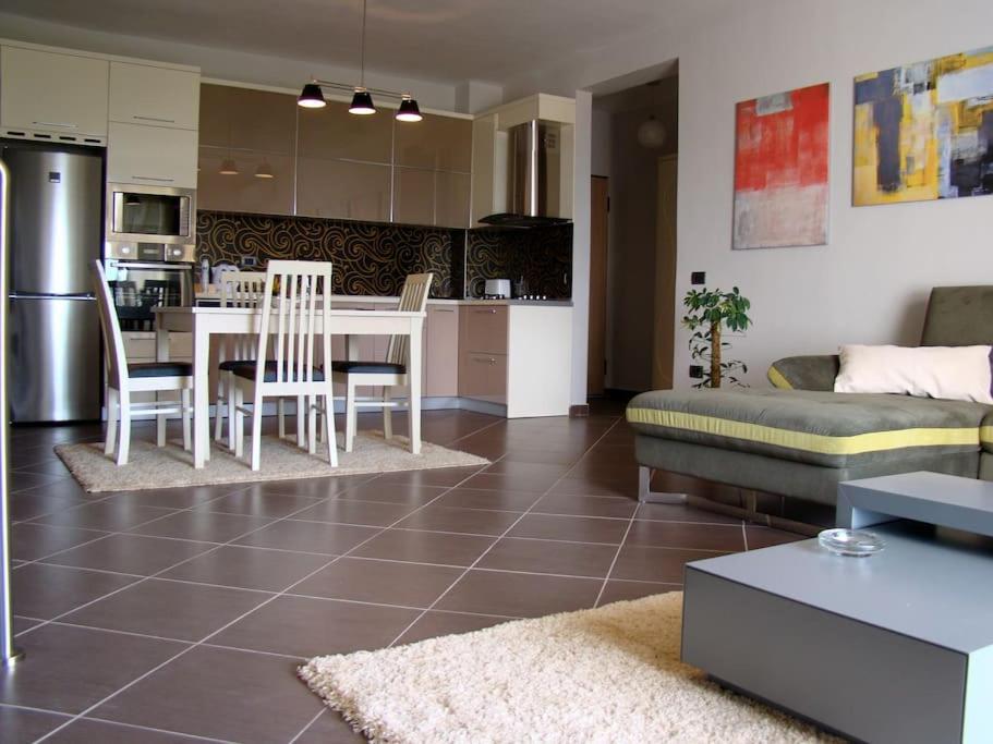 Exclusive Apartment Tirana Exterior foto